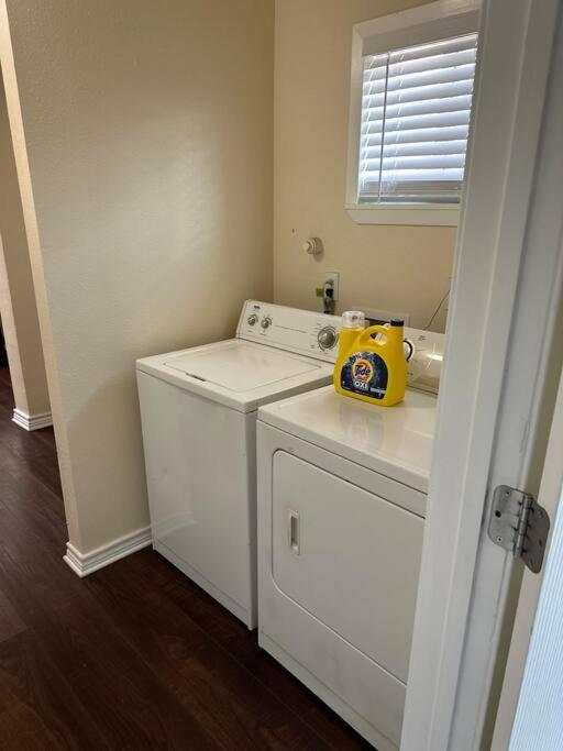 Апартаменти Walk To The Alamodome! Sleeps 6, Pet Friendly Сан-Антоніо Екстер'єр фото