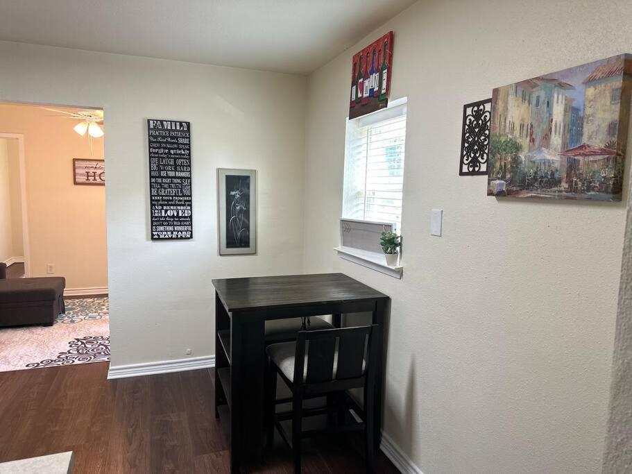 Апартаменти Walk To The Alamodome! Sleeps 6, Pet Friendly Сан-Антоніо Екстер'єр фото